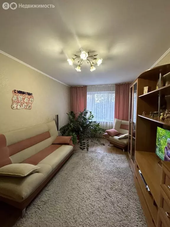 3-комнатная квартира: Орск, микрорайон Новый город, улица Комарова, 40 ... - Фото 0