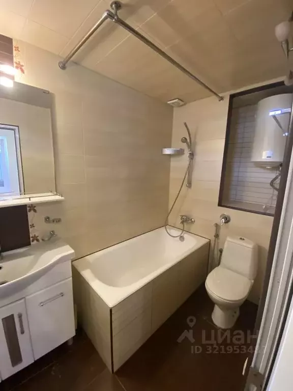 2-к кв. Крым, Симферополь ул. Козлова, 65 (55.0 м) - Фото 0