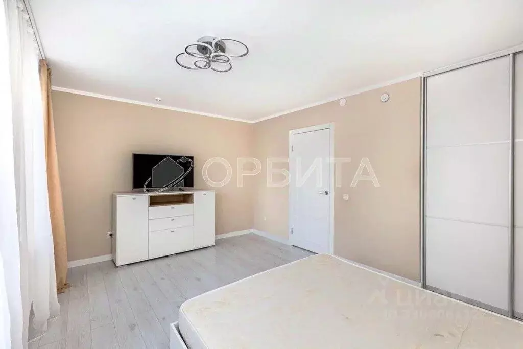3-к кв. Тюменская область, Тюмень ул. Республики, 204к13 (85.0 м) - Фото 2
