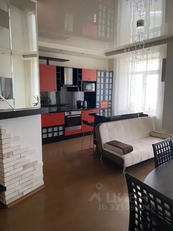 2-к кв. Приморский край, Владивосток Авроровская ул., 17 (84.0 м) - Фото 0