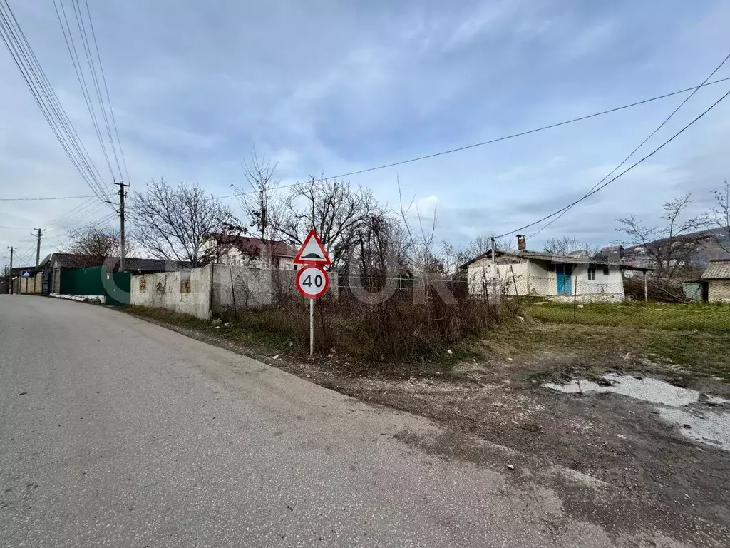 Участок в Крым, Бахчисарайский район, Голубинское с/пос, с. Соколиное ... - Фото 1