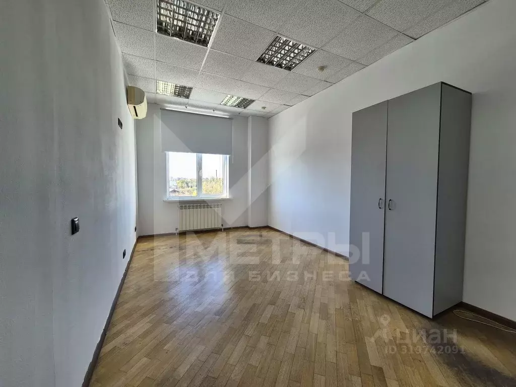 Офис в Краснодарский край, Краснодар ул. Шоссе Нефтяников, 37/3 (228 ... - Фото 1