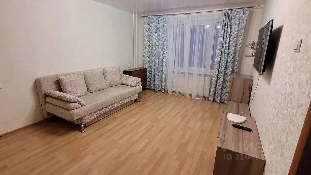 3-к кв. Удмуртия, Ижевск ул. А.Н. Сабурова, 11 (60.0 м) - Фото 1