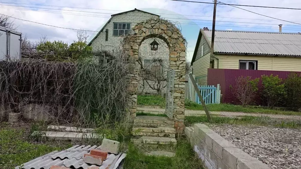 Дом в Волгоградская область, Волгоград ул. Джамбула Джабаева, 2/97 ... - Фото 1
