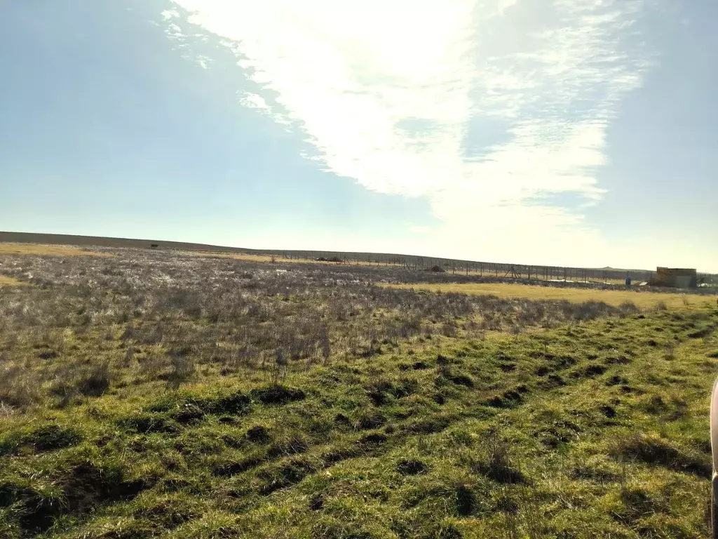 Участок в Крым, Симферопольский район, Кольчугинское с/пос  (6.0 сот.) - Фото 1