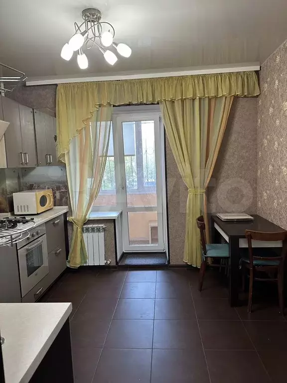 1-к. квартира, 38 м, 1/4 эт. - Фото 0