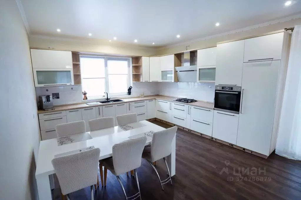 Дом в Калининградская область, Гвардейский муниципальный округ, пос. ... - Фото 1