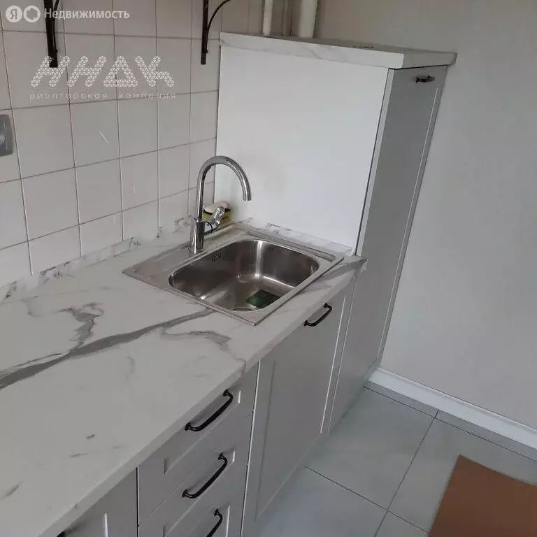 3-комнатная квартира: Нижний Новгород, улица Бориса Панина, 4 (66.8 м) - Фото 0