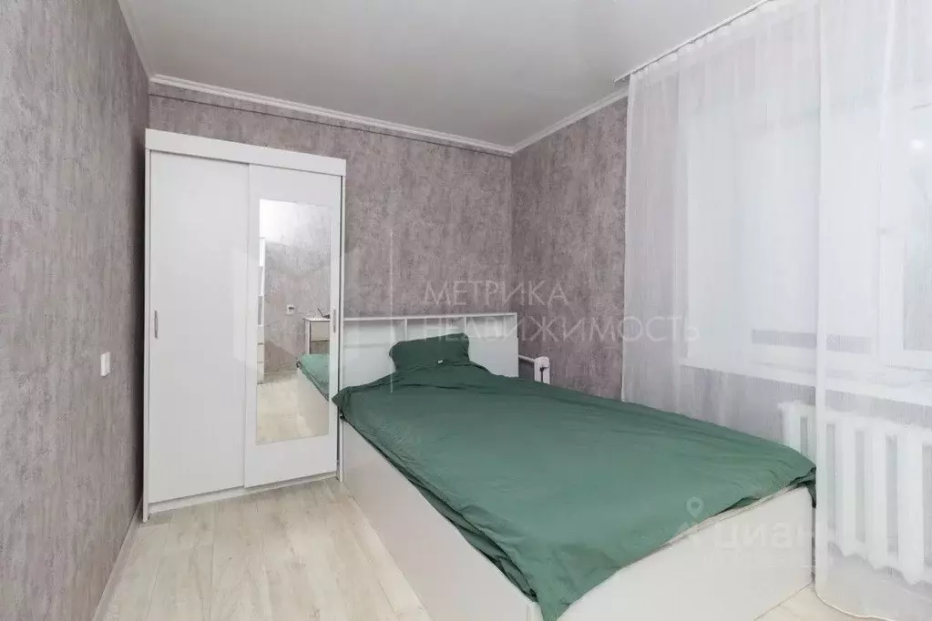 3-к кв. Тюменская область, Тюмень ул. 50 лет Октября, 43 (49.0 м) - Фото 1