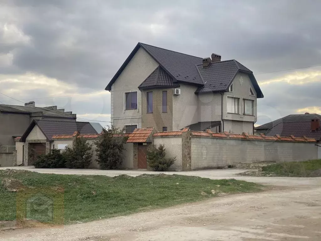 Дом 307 м на участке 6 сот. - Фото 0