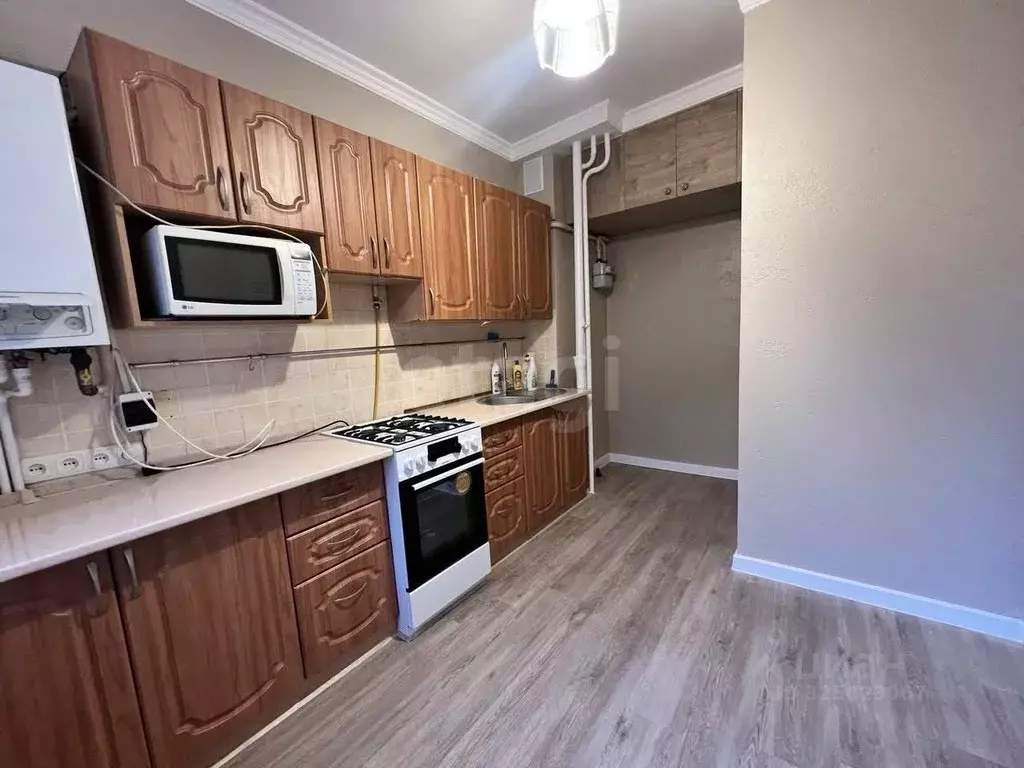 3-к кв. Крым, Симферополь ул. Героев Сталинграда (63.0 м) - Фото 2