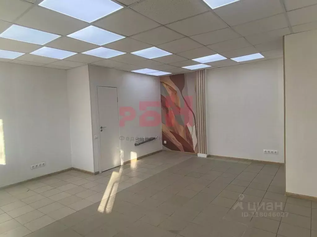 Помещение свободного назначения в Пензенская область, Пенза просп. ... - Фото 2