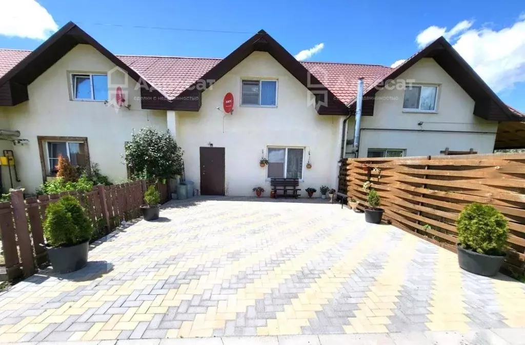 Дом в Волгоградская область, Среднеахтубинский район, Фрунзенское ... - Фото 1