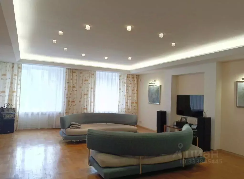 4-к кв. Чувашия, Чебоксары ул. Никиты Сверчкова, 15А (216.6 м) - Фото 1