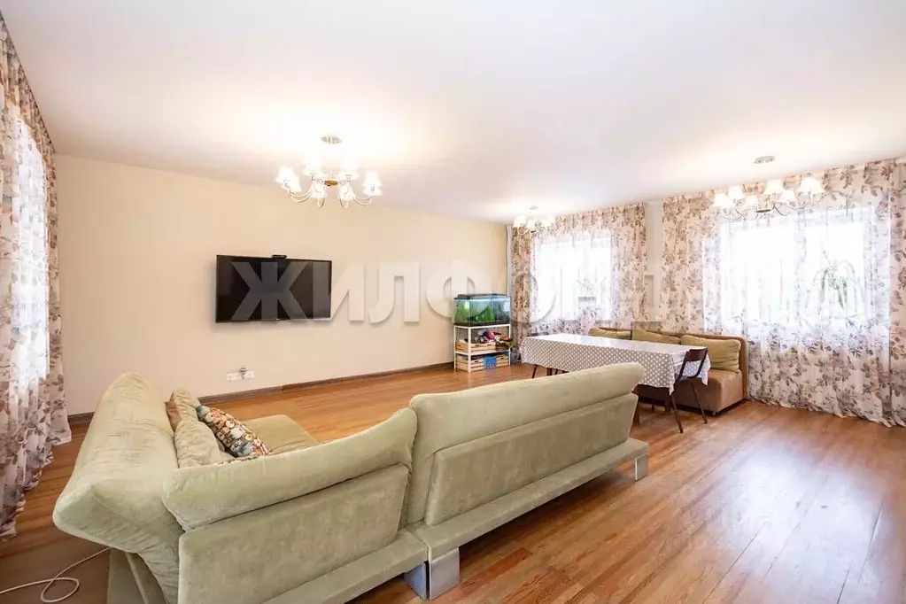 Дом в Новосибирская область, Новосибирск Арктическая ул., 48 (276 м) - Фото 1