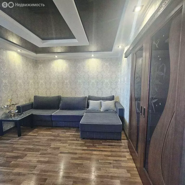 3-комнатная квартира: Майкоп, улица 12 Марта, 152 (65 м) - Фото 1