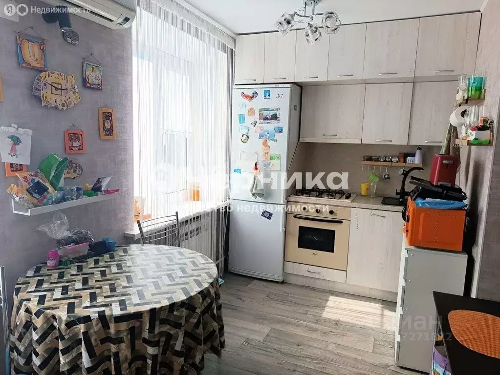 3-комнатная квартира: Каменск-Шахтинский, Красная улица, 11 (60 м) - Фото 0