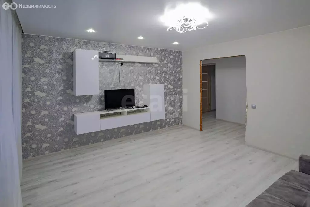 3-комнатная квартира: Сосновка, Комсомольская улица, 2 (65.5 м) - Фото 0