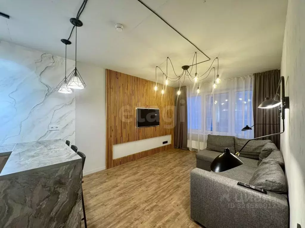 1-к кв. Тюменская область, Тюмень ул. 50 лет Октября, 57В (40.0 м) - Фото 1