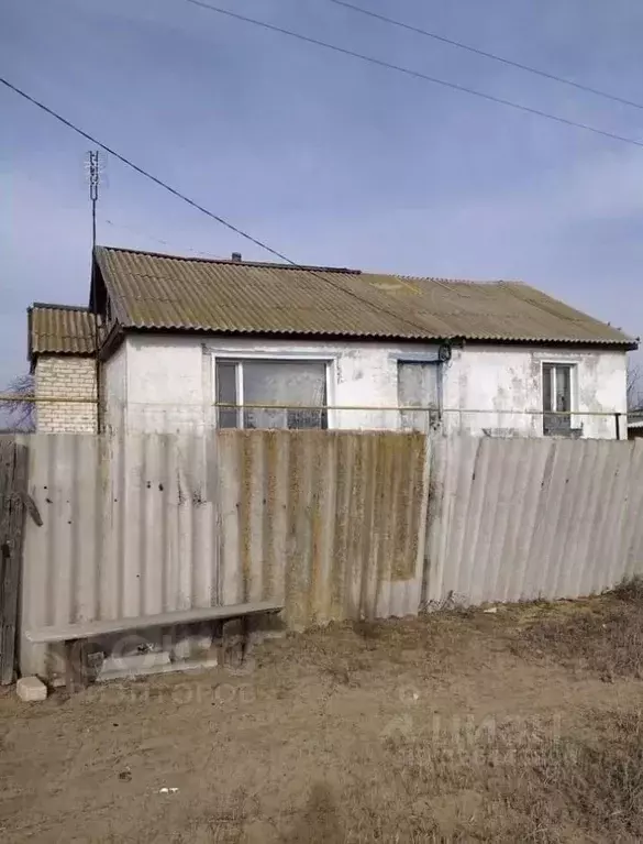 Дом в Волгоградская область, Дубовский район, Прямобалкинское с/пос, ... - Фото 1