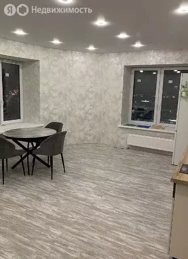 1-комнатная квартира: Тюмень, улица Мельникайте, 150 (46 м) - Фото 0