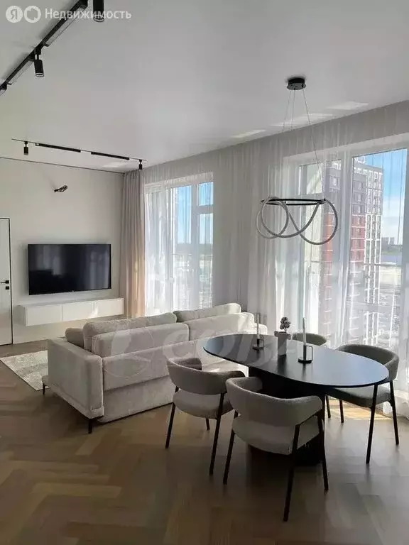 2-комнатная квартира: Тюмень, улица Пожарных и Спасателей, 1 (82 м) - Фото 1