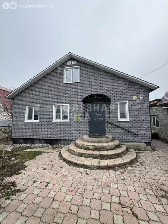 Дом в Кинель, микрорайон Лебедь, Путейская улица, 17 (90 м) - Фото 1