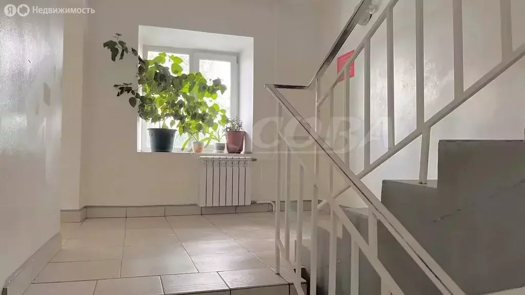 Квартира-студия: Тюмень, улица Бабарынка, 65 (26.1 м) - Фото 1