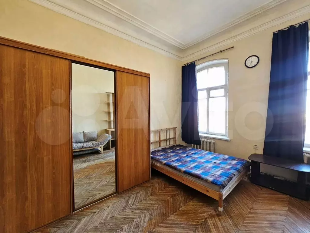 Комната 25 м в 4-к., 3/3 эт. - Фото 1