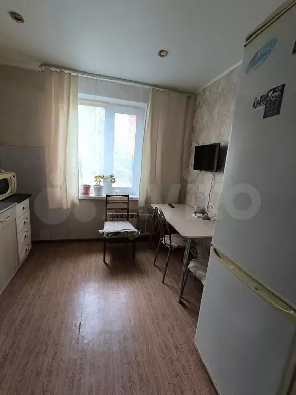 3-к. квартира, 808 м, 2/5 эт. - Фото 1