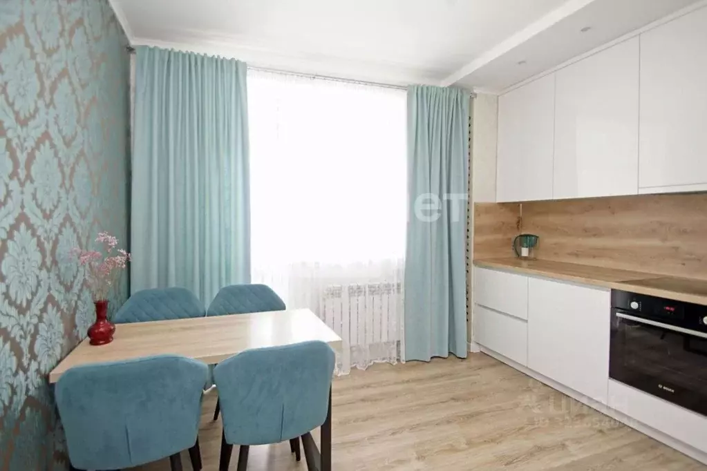 2-к кв. Омская область, Омск ул. Красный Путь, 137/2 (58.7 м) - Фото 1