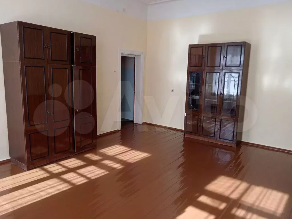 Комната 28,9 м в 2-к., 2/2 эт. - Фото 1