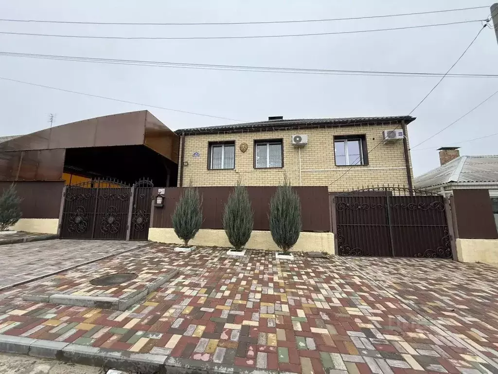 Дом в Ростовская область, Белая Калитва ул. Дружбы, 2А (200 м) - Фото 1