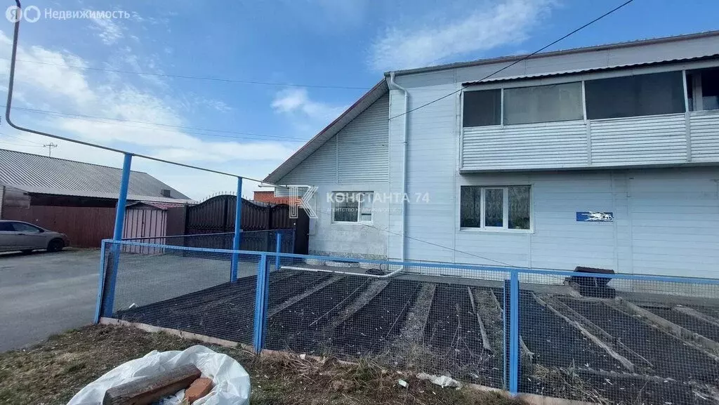 Дом в село Кундравы, улица Труда (142.4 м) - Фото 1