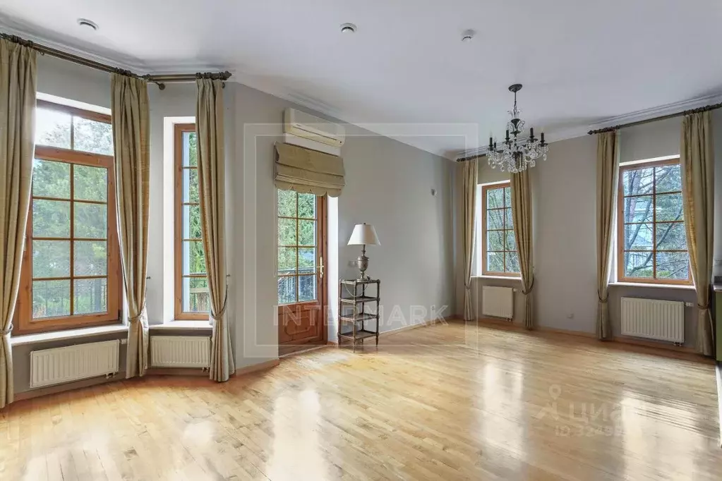 Коттедж в Московская область, Одинцовский городской округ, д. ... - Фото 1