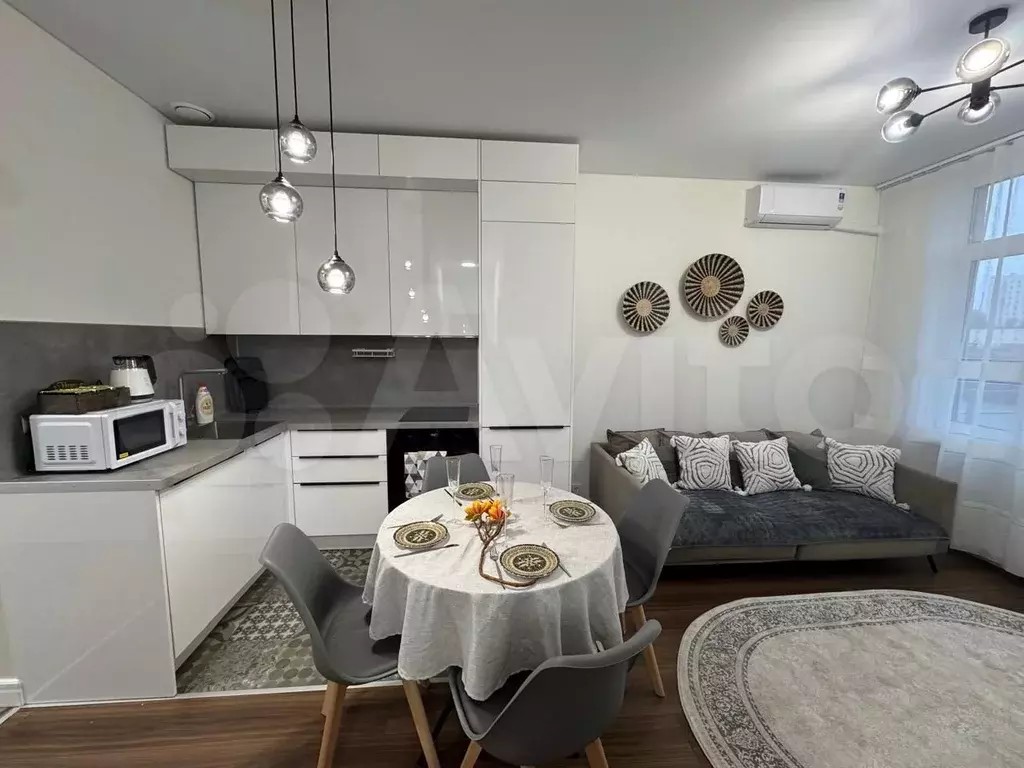 2-к. квартира, 70 м, 2/28 эт. - Фото 0