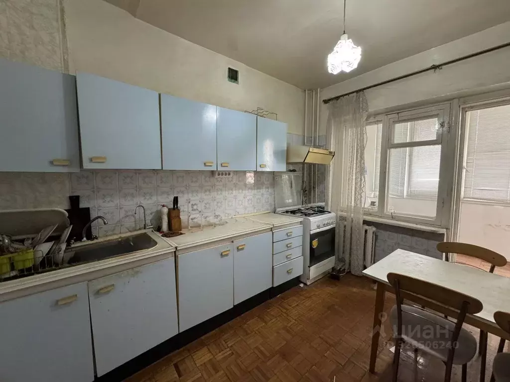 3-к кв. Астраханская область, Астрахань ул. Кирова, 54 (75.0 м) - Фото 2