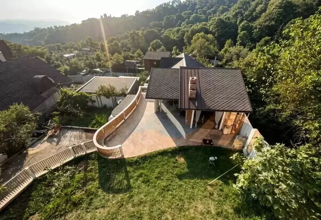 Дом в Краснодарский край, Сочи Хоста жилрайон, ул. Туренко (450 м) - Фото 1