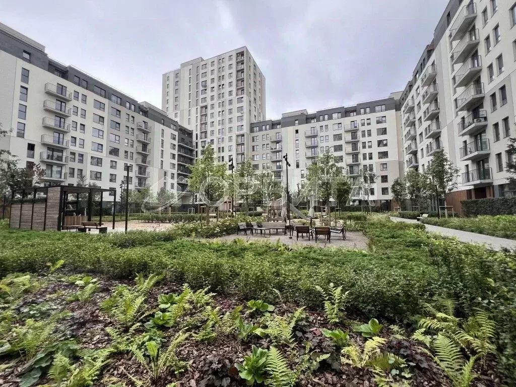 2-к кв. Тюменская область, Тюмень ул. Республики, 205к2 (51.9 м) - Фото 1