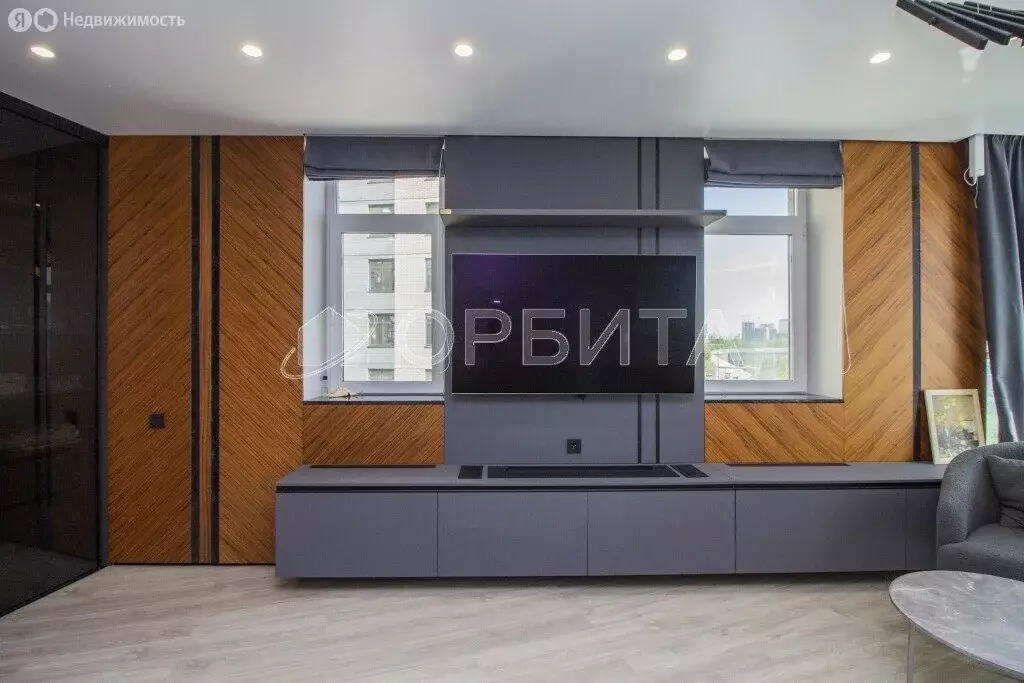 2-комнатная квартира: Тюмень, улица Ю.-Р.Г. Эрвье, 38 (74.5 м) - Фото 2