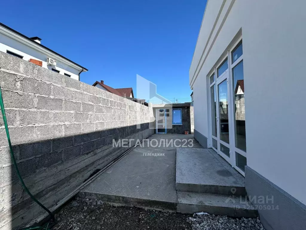 Дом в Краснодарский край, Новороссийск городской округ, с. Мысхако ул. ... - Фото 1