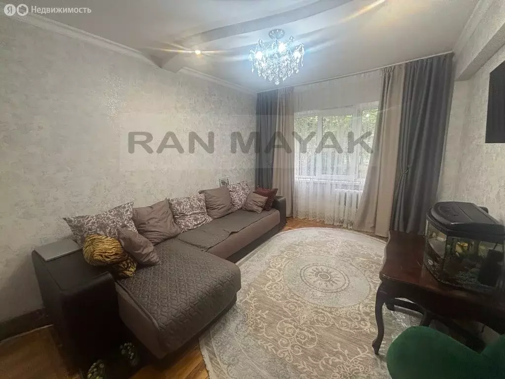 3-комнатная квартира: Майкоп, Депутатская улица, 6 (70.7 м) - Фото 1