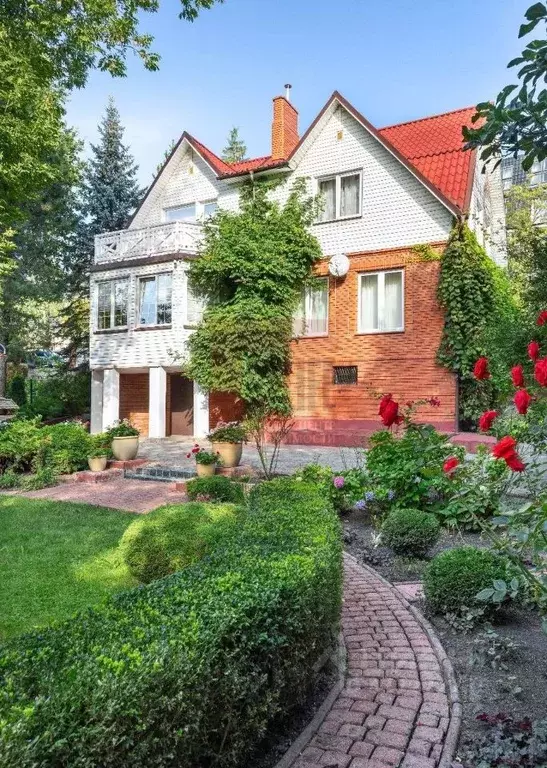 Дом в Калининградская область, Калининград Коломенская ул., 16 (288 м) - Фото 1