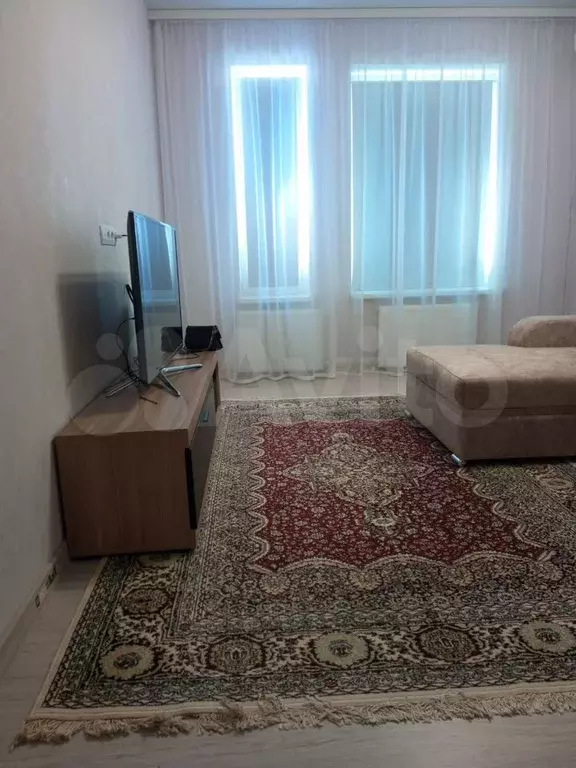 1-к. квартира, 43 м, 7/9 эт. - Фото 1