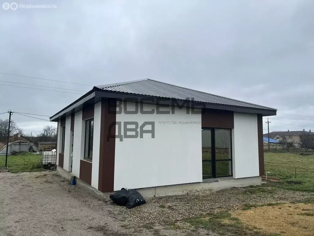 Дом в Первомайское, улица Дружбы, 30 (100 м) - Фото 1