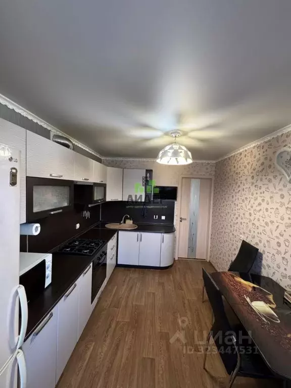 2-к кв. Башкортостан, Нефтекамск Комсомольский просп., 43 (57.0 м) - Фото 0