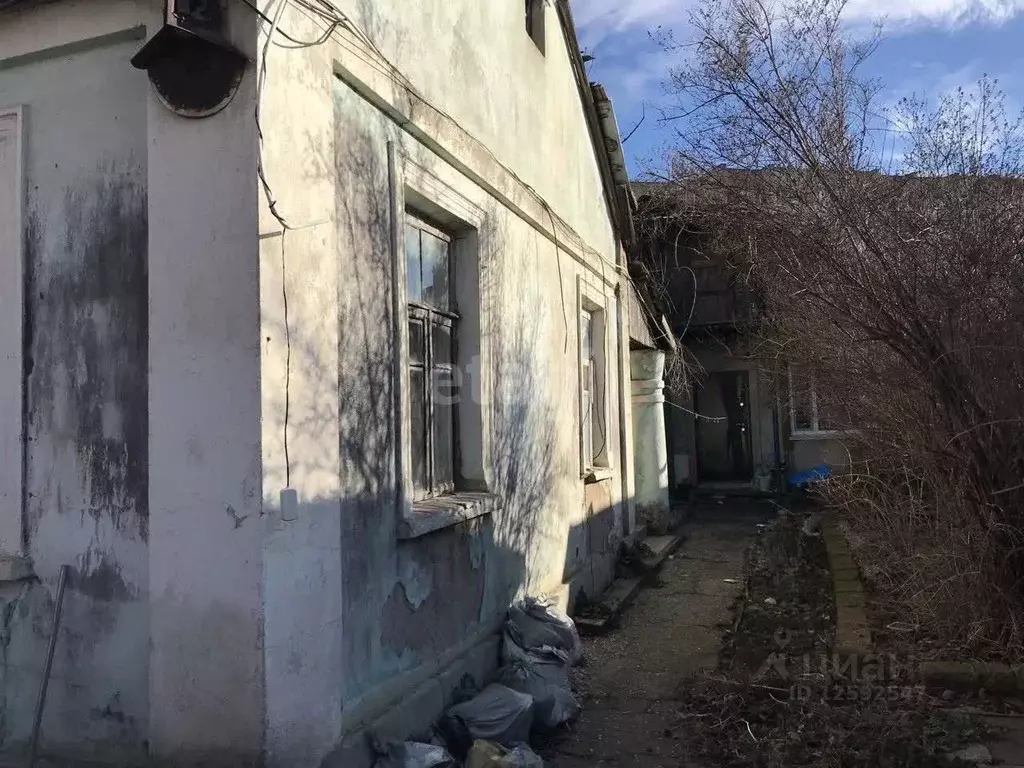 Дом в Крым, Симферополь ул. Вишневая, 96 (50 м) - Фото 1