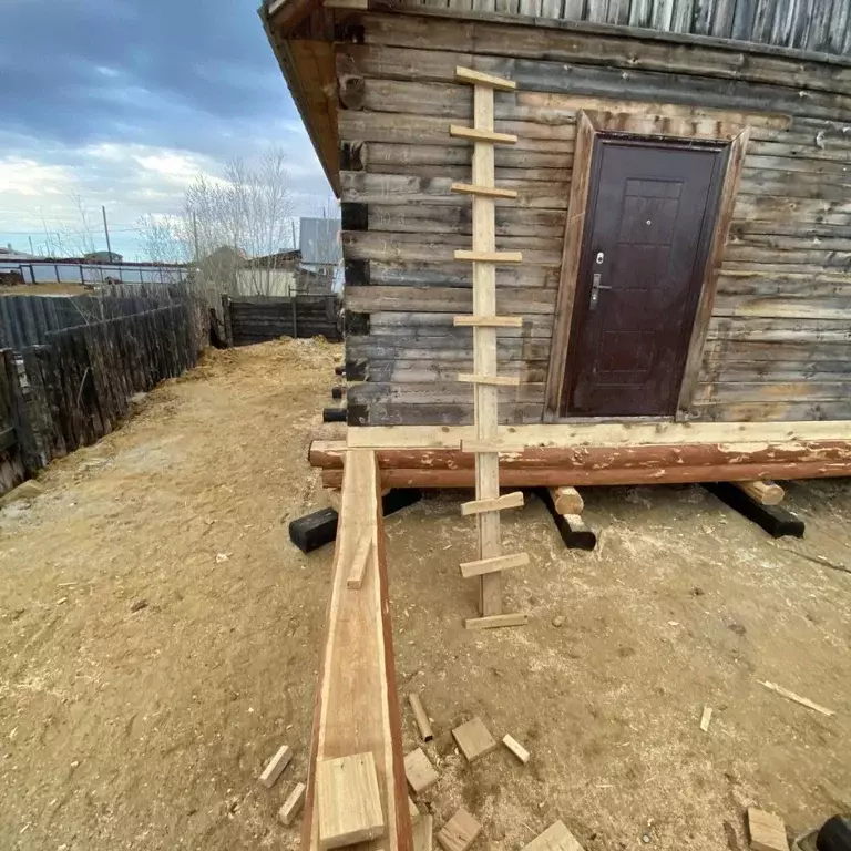 Дом в Саха (Якутия), Жатай городской округ, Жатай рп ул. Молодежная ... - Фото 1