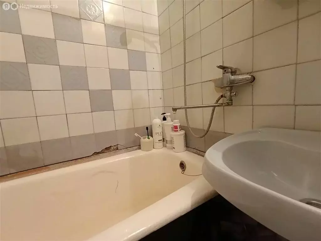 2-комнатная квартира: Малое Верево, улица Кутышева, 8 (49.8 м) - Фото 1