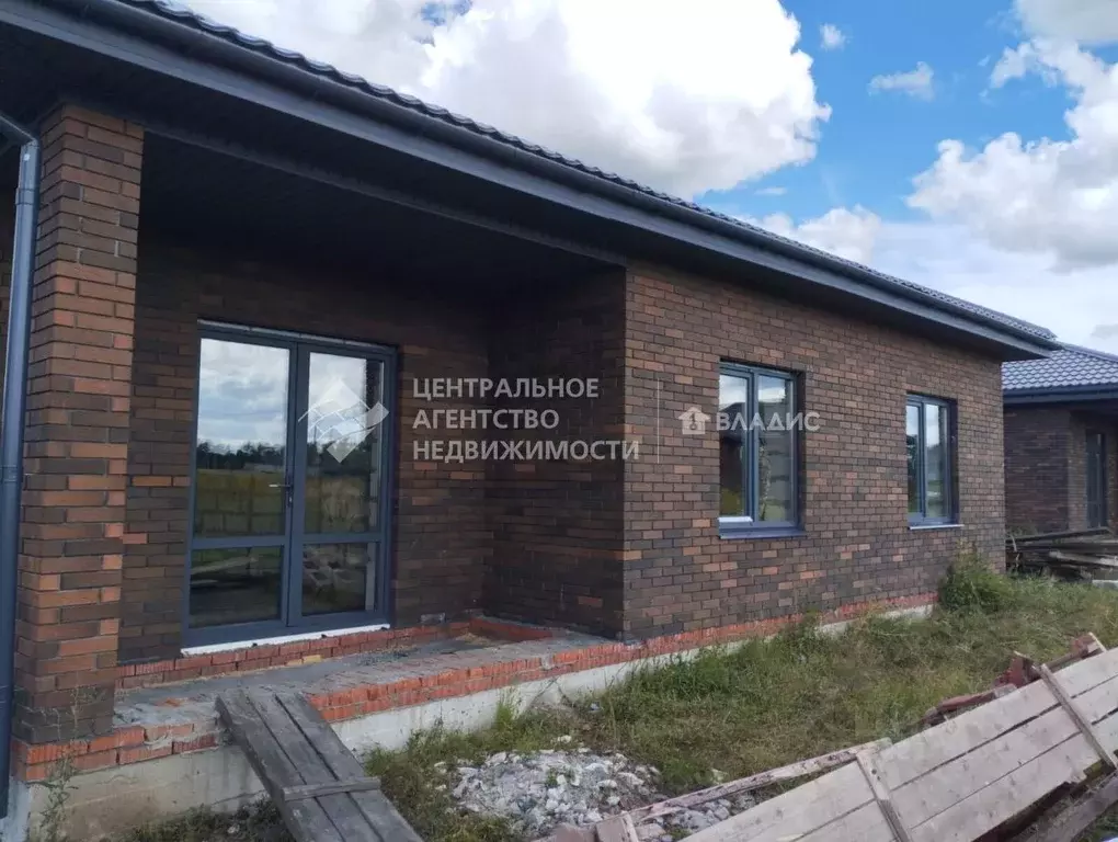 Дом в Рязанская область, Рязанский район, Вышгородское с/пос, с. ... - Фото 2